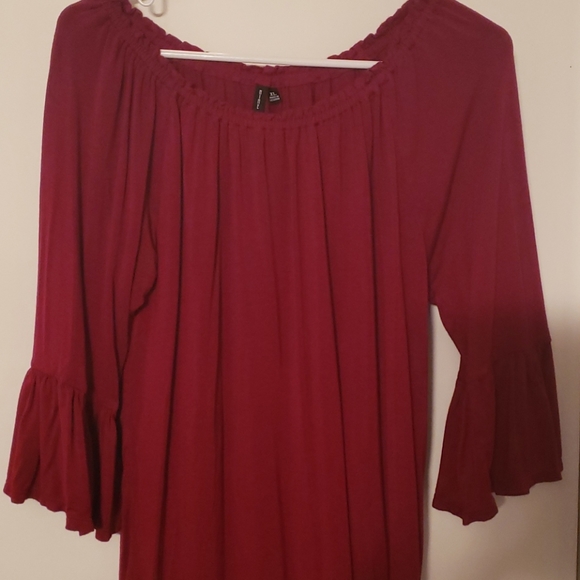 Red peasant shirt - Picture 4 of 4